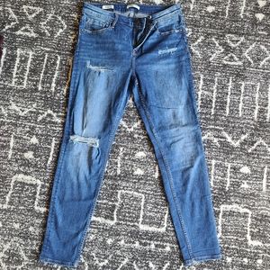 Vigoss Marley (distressed) Skinny Jeans. Size 32.